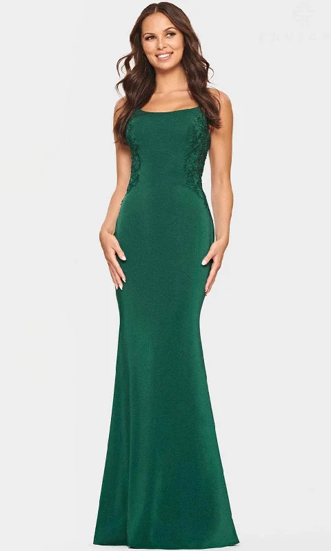 Discount Extravaganza Faviana S10867 - Lace Applique Scoop Neckline Evening Dress