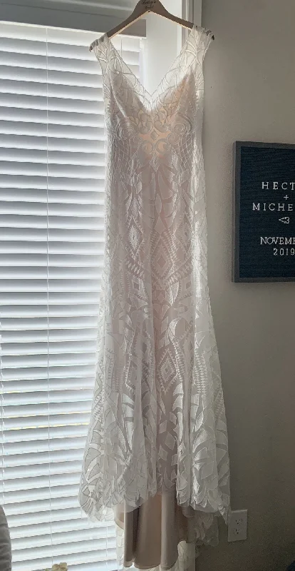 Can't Miss Allure Bridals 3103