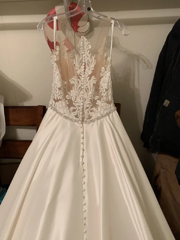 Deal of the Week Allure Bridals 3112