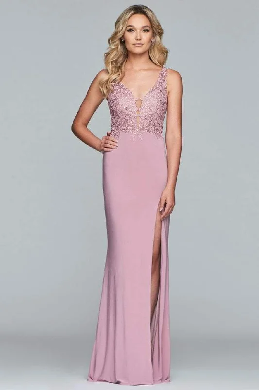 Huge Discounts Faviana - Plunging V-Neck Lace Applique Jersey Dress 10204