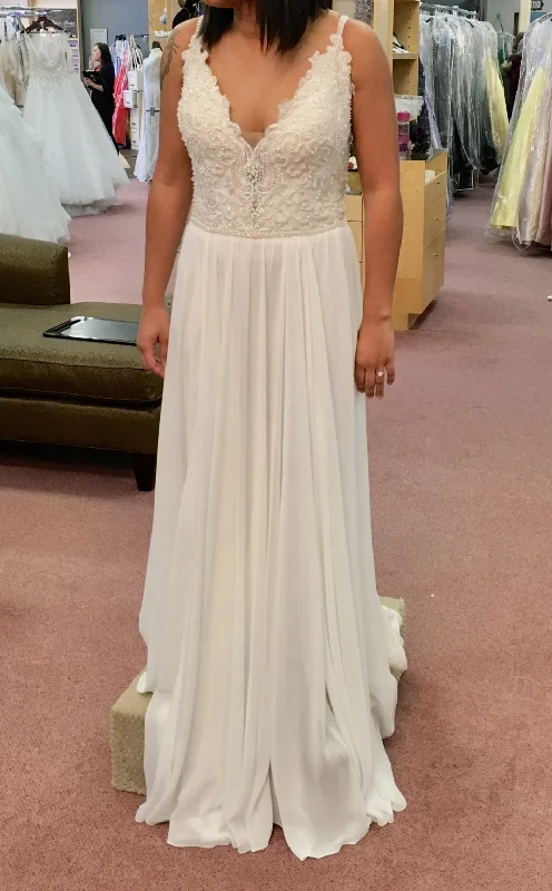 Price Rollback Allure Bridals 3207