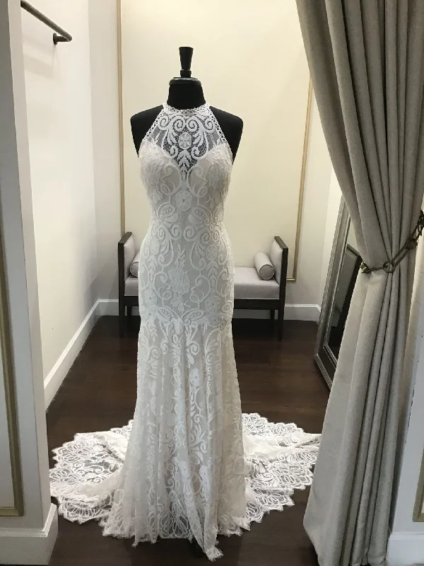 Limited Quantity Allure Bridals 3212