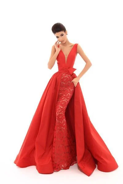 Take Advantage Tarik Ediz - Plunging V-Neck Gown with Detachable Overskirt 50468 - 1 pc Red In Size 6 Available Take Advantage Tarik Ediz - Plunging V-Neck Gown with Detachable Overskirt 50468 - 1 pc Red In Size 6 Available