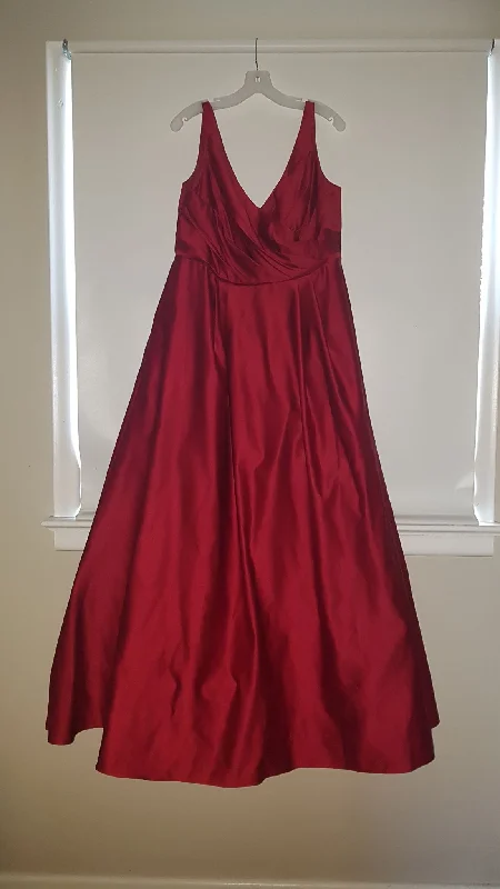 Act Fast David's Bridal F15741 Apple