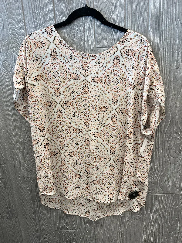 Price Blitz Blouse Short Sleeve By Maurices In Cream, Size: Xl