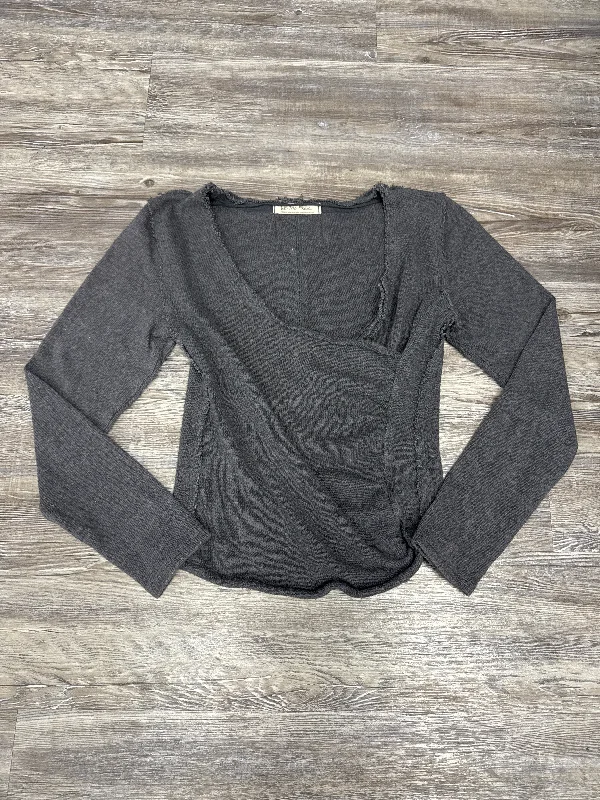 Huge Discounts Top Long Sleeve By Free People In Grey, Size: M
